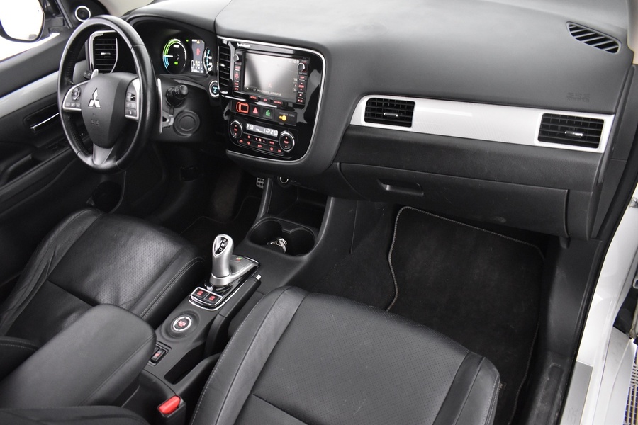 Mitsubishi Outlander vaihtoauto