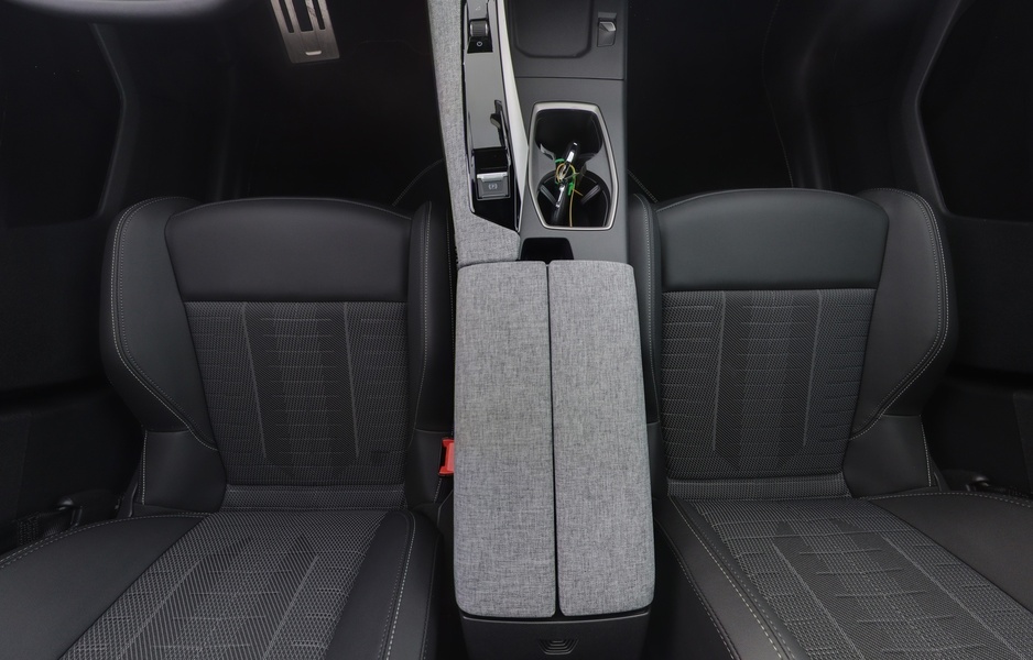 Peugeot E-5008 vaihtoauto