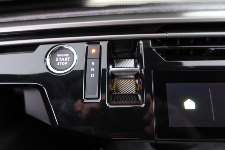 Peugeot E-5008 vaihtoauto