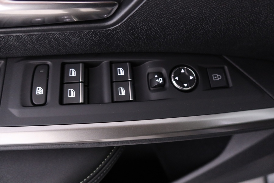 Peugeot E-5008 vaihtoauto