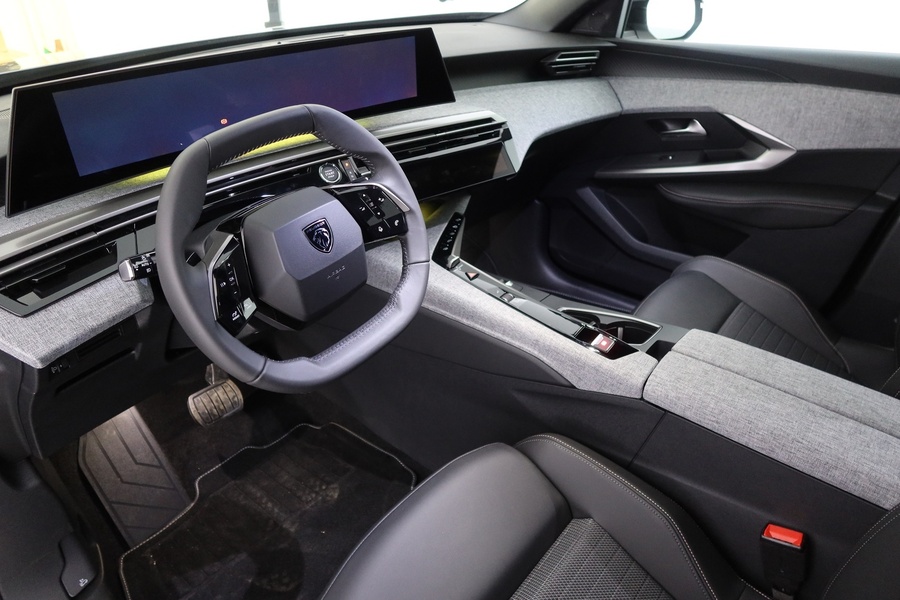 Peugeot E-3008 vaihtoauto