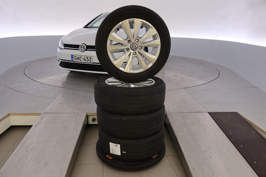 Volkswagen Golf vaihtoauto