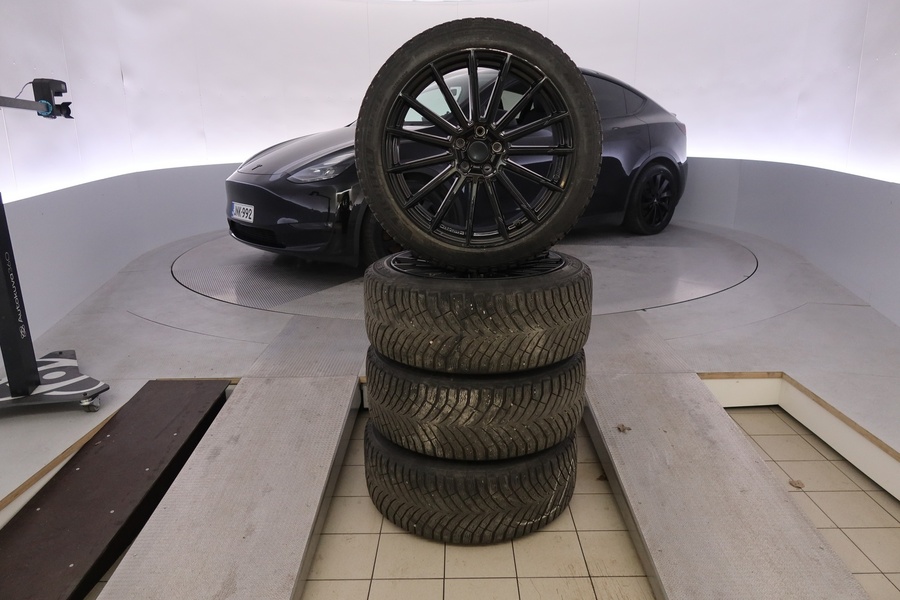 Tesla Model Y vaihtoauto