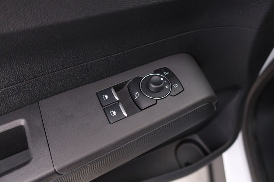 Ford Transit Courier vaihtoauto