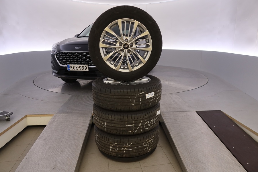 Ford Kuga vaihtoauto