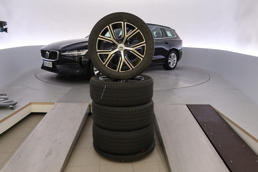 Volvo V60 vaihtoauto