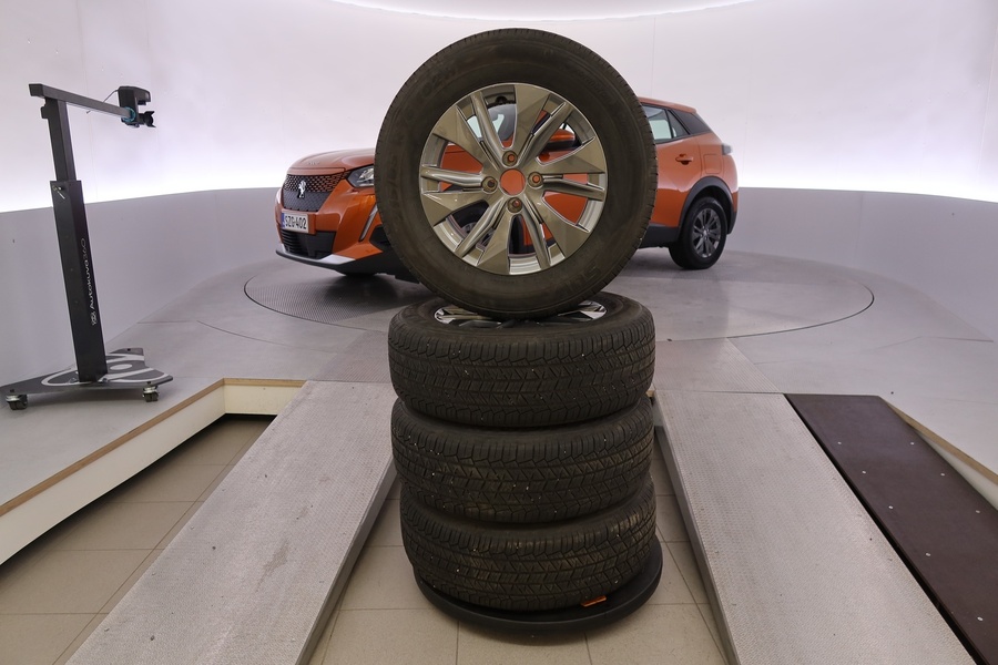 Peugeot e-2008 vaihtoauto