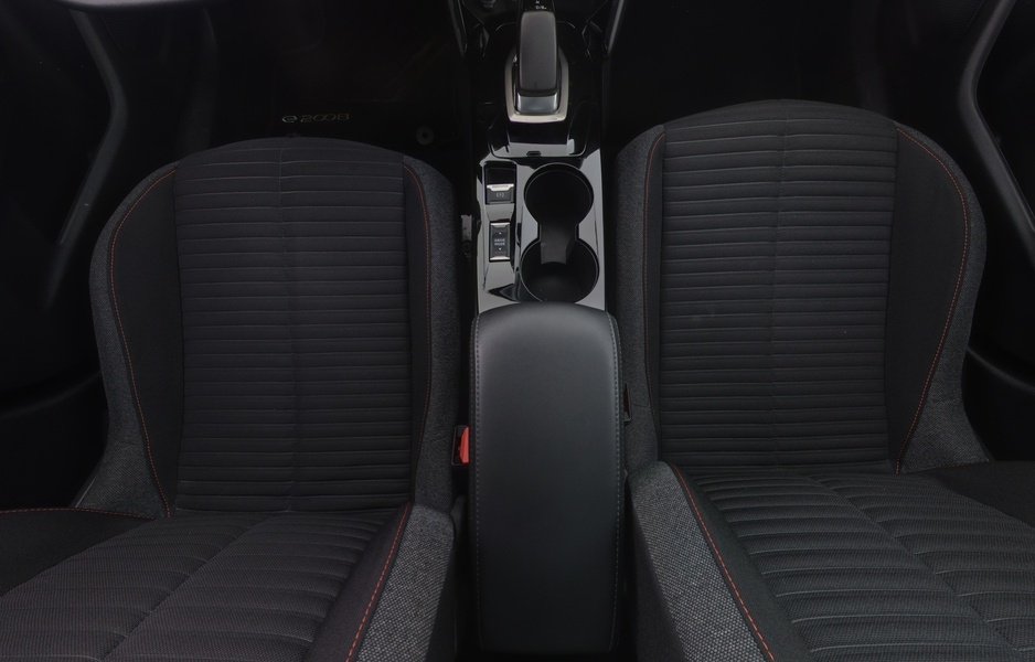 Peugeot e-2008 vaihtoauto