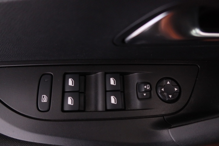 Peugeot e-2008 vaihtoauto