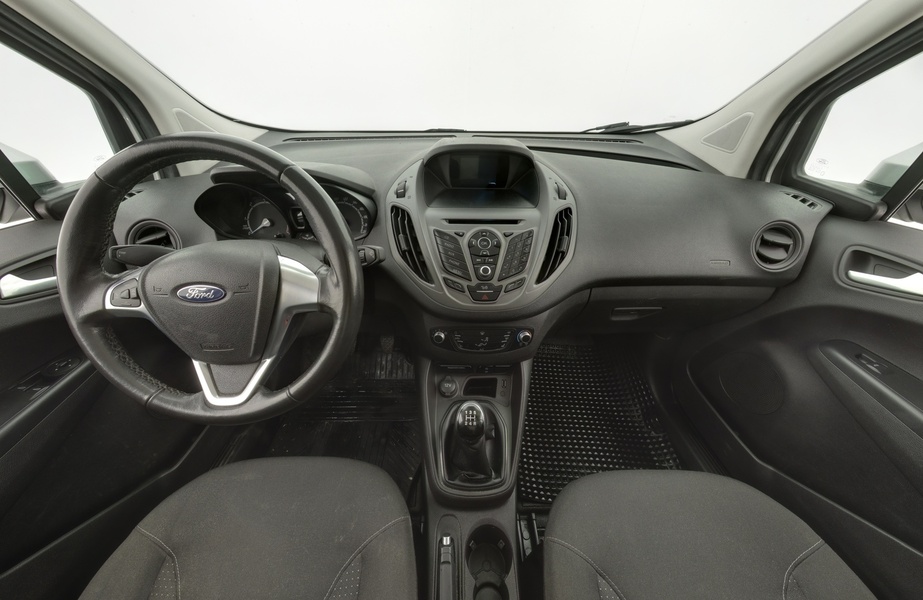 Ford Transit Courier vaihtoauto