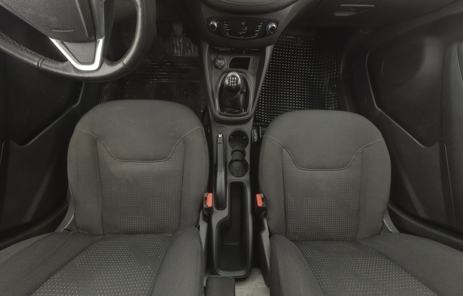 Ford Transit Courier vaihtoauto