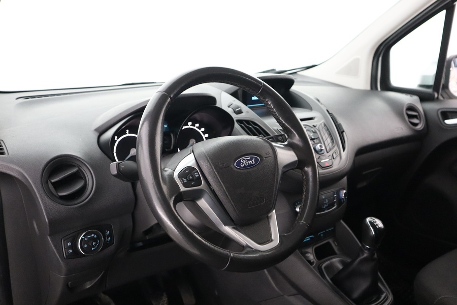 Ford Transit Courier vaihtoauto