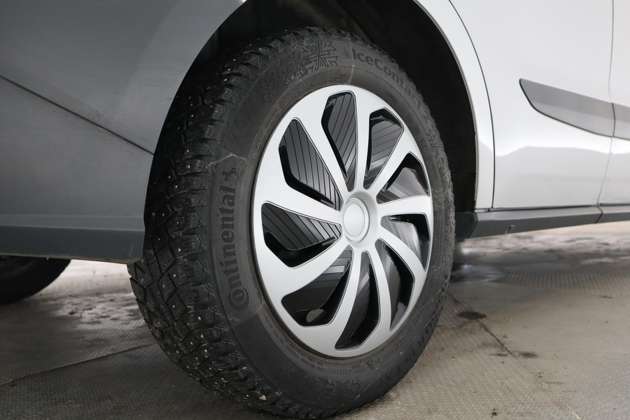 Ford Transit Courier vaihtoauto