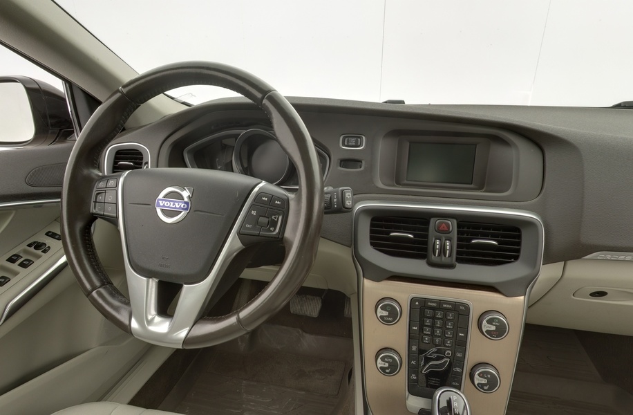Volvo V40 Cross Country vaihtoauto