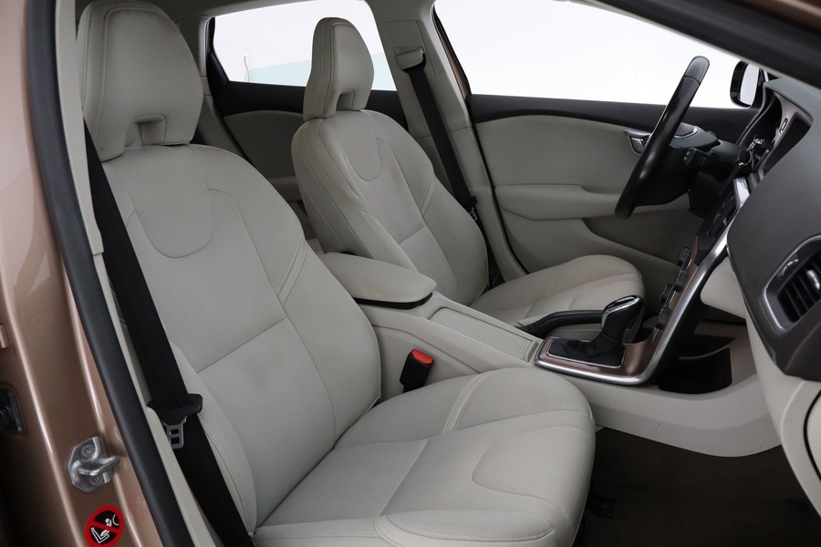 Volvo V40 Cross Country vaihtoauto