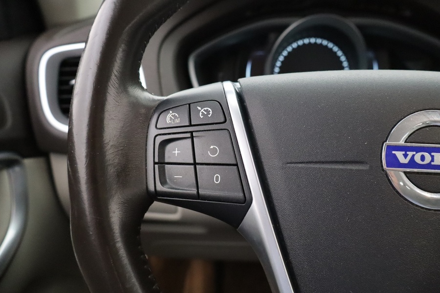 Volvo V40 Cross Country vaihtoauto