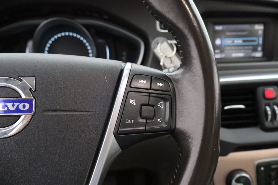 Volvo V40 Cross Country vaihtoauto