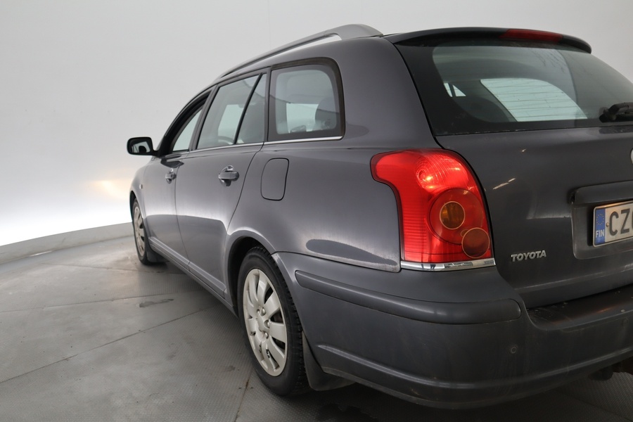 Toyota Avensis vaihtoauto