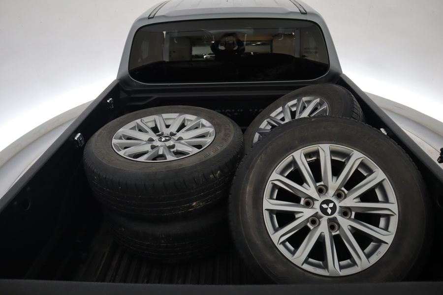 Mitsubishi L200 vaihtoauto