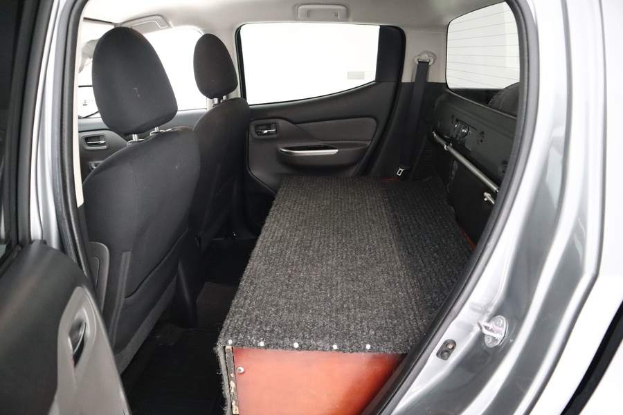 Mitsubishi L200 vaihtoauto