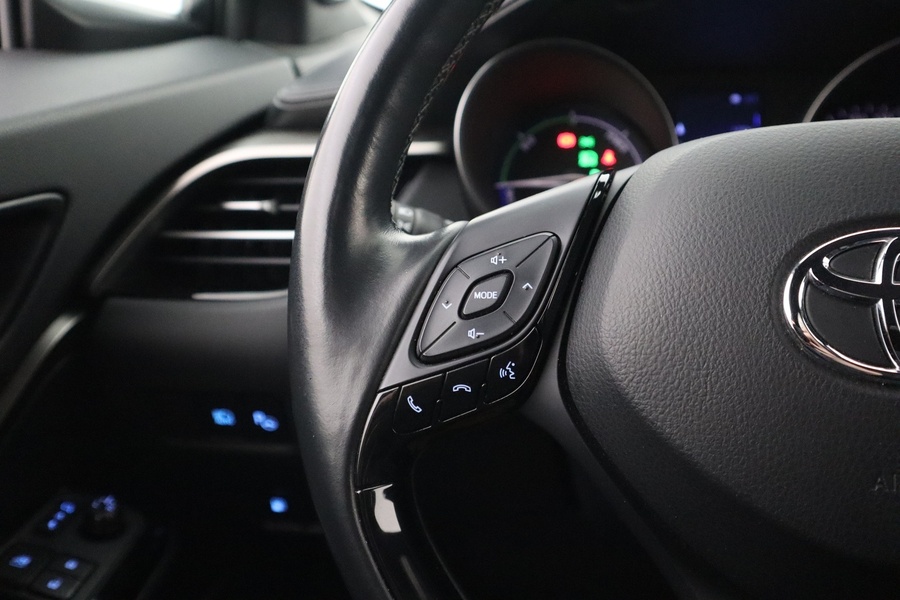 Toyota C-HR vaihtoauto