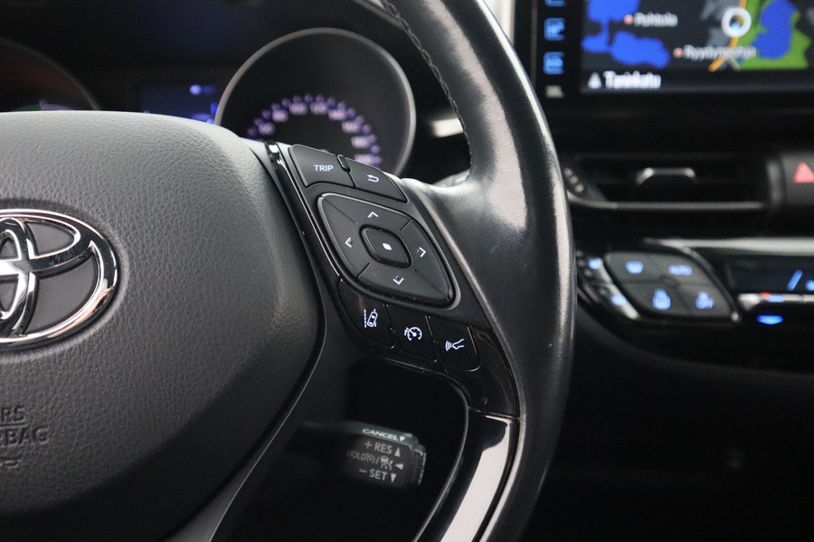 Toyota C-HR vaihtoauto