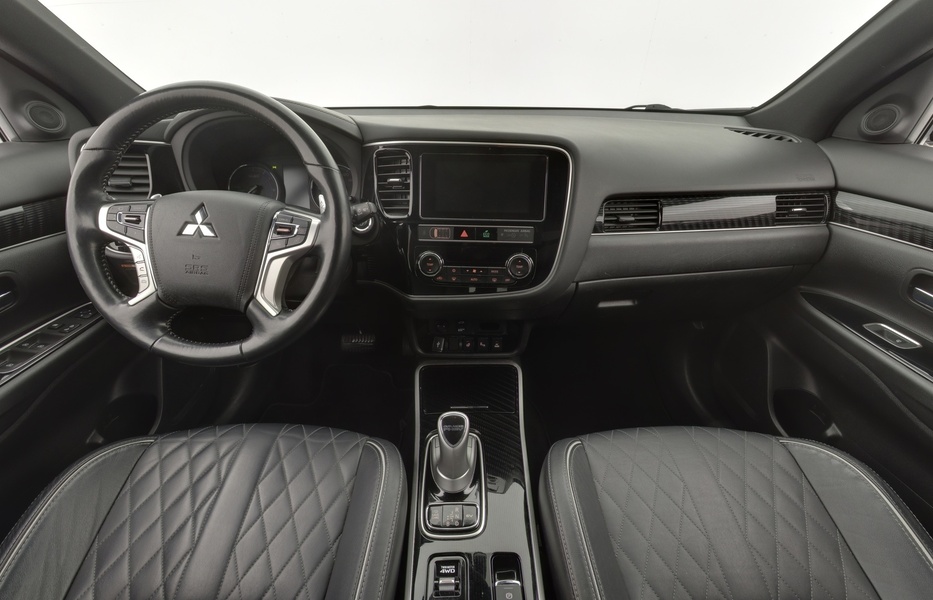Mitsubishi Outlander PHEV vaihtoauto