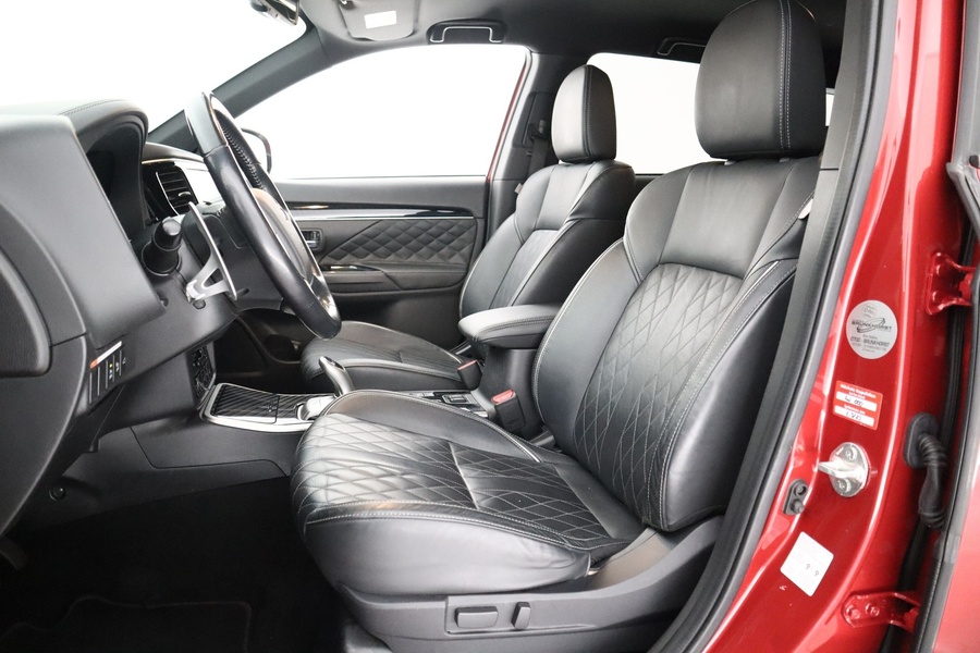Mitsubishi Outlander PHEV vaihtoauto