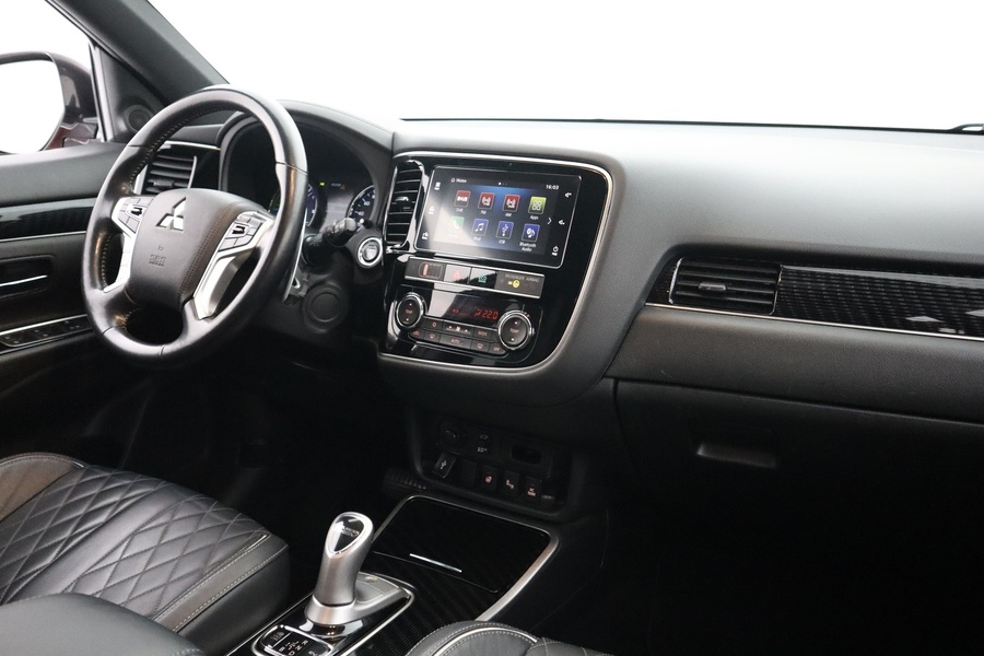 Mitsubishi Outlander PHEV vaihtoauto