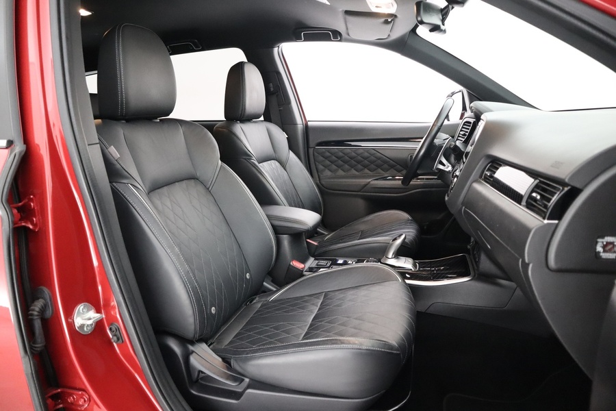 Mitsubishi Outlander PHEV vaihtoauto