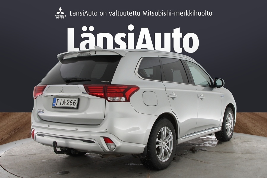 Mitsubishi Outlander PHEV vaihtoauto
