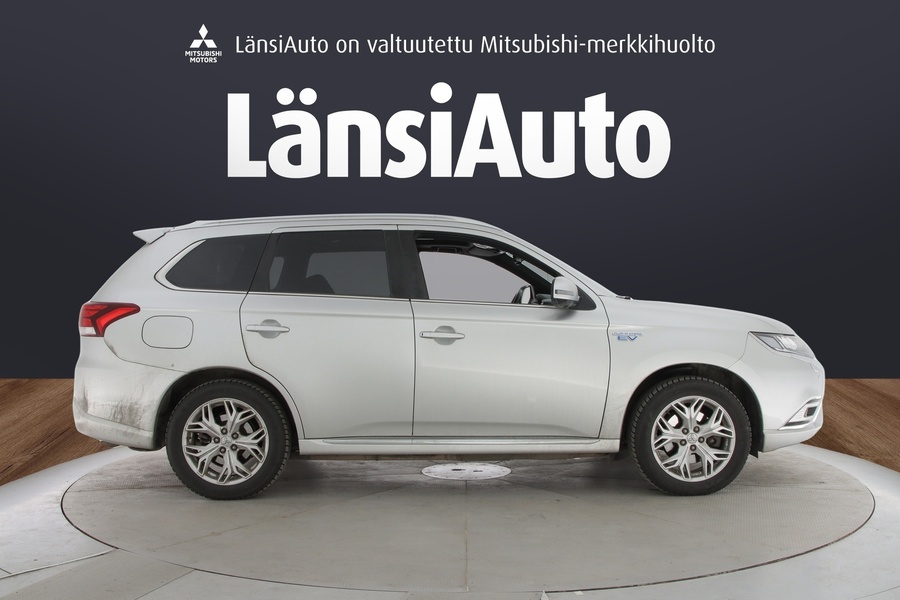 Mitsubishi Outlander PHEV vaihtoauto