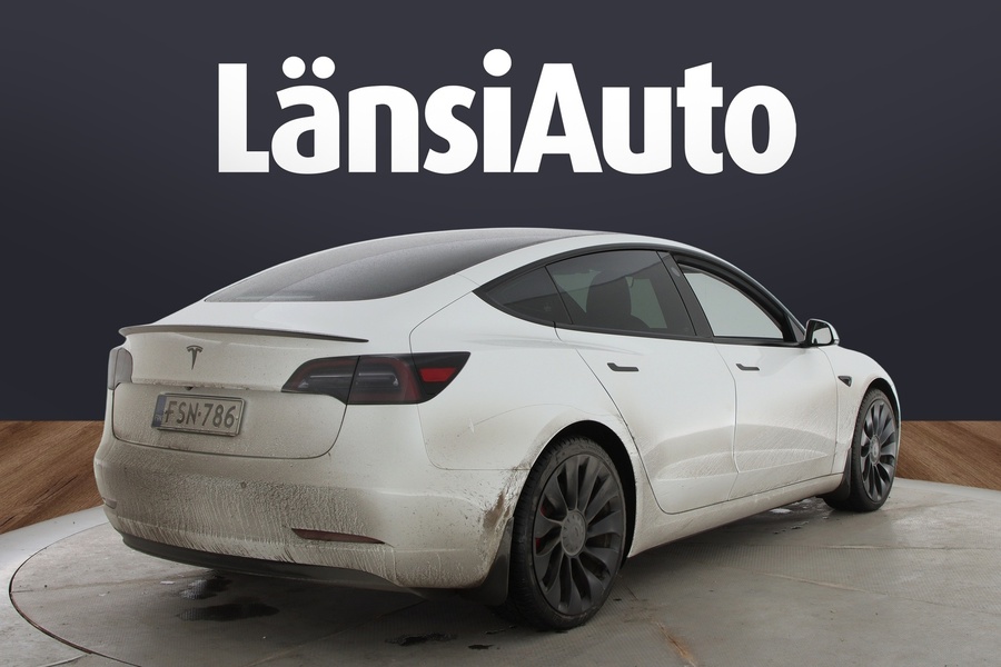 Tesla Model 3 vaihtoauto