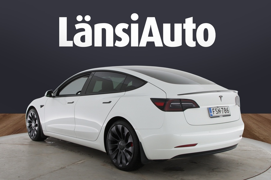 Tesla Model 3 vaihtoauto
