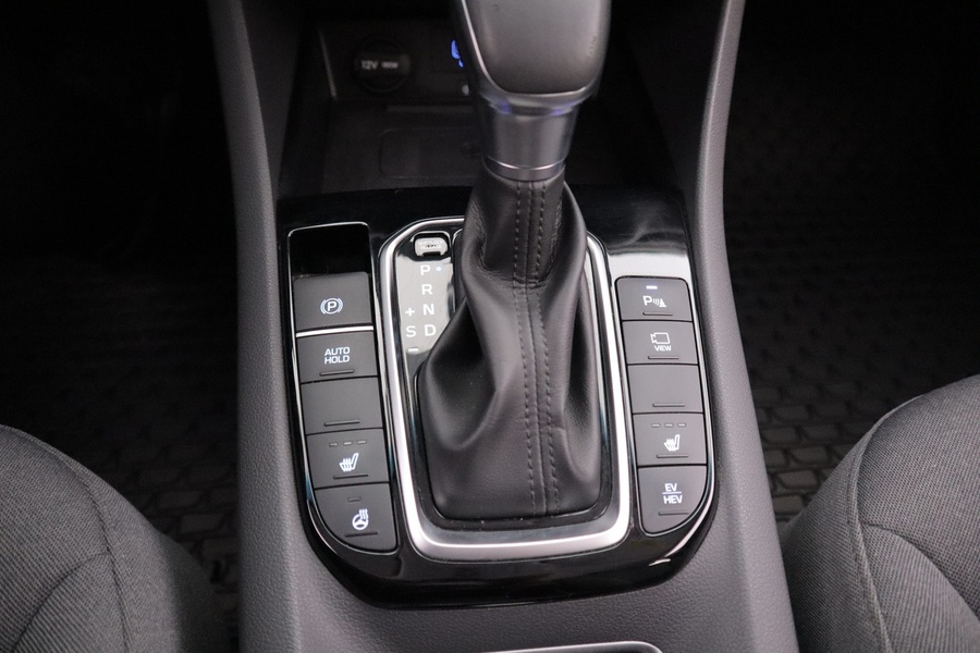 Hyundai IONIQ plug-in vaihtoauto