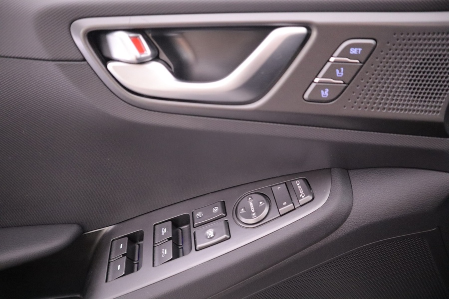 Hyundai IONIQ plug-in vaihtoauto