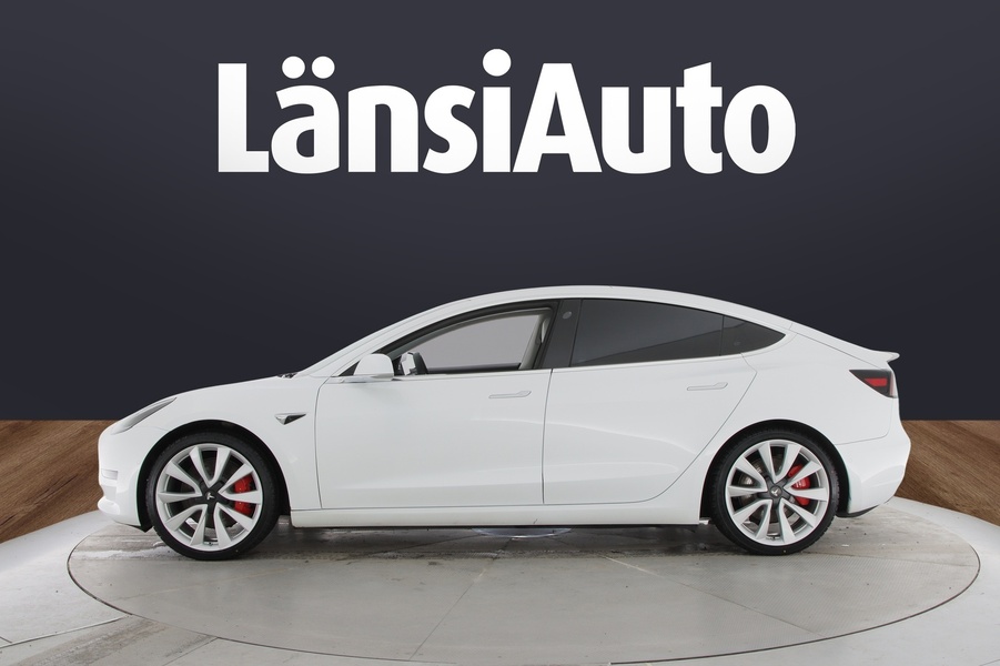 Tesla Model 3 vaihtoauto