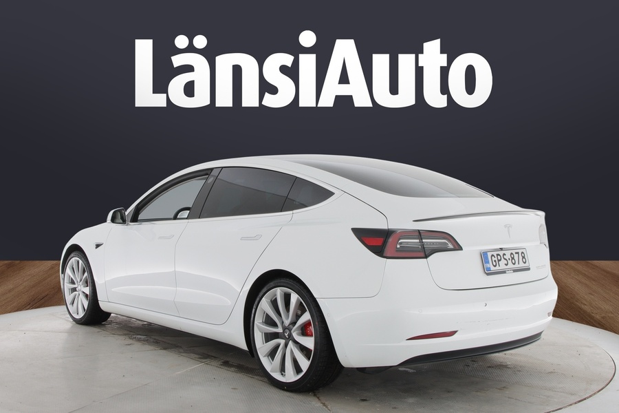 Tesla Model 3 vaihtoauto