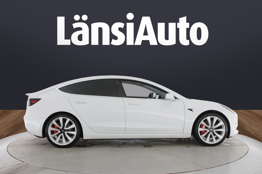 Tesla Model 3 vaihtoauto