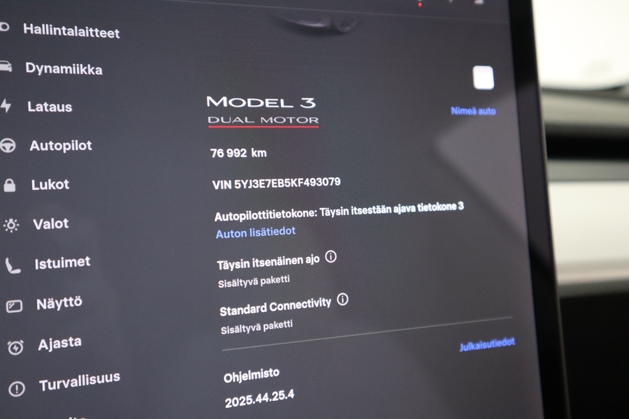 Tesla Model 3 vaihtoauto