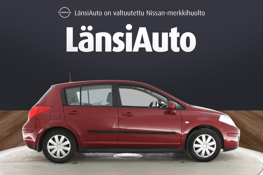 Nissan Tiida vaihtoauto