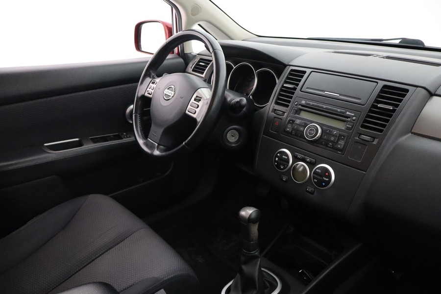 Nissan Tiida vaihtoauto