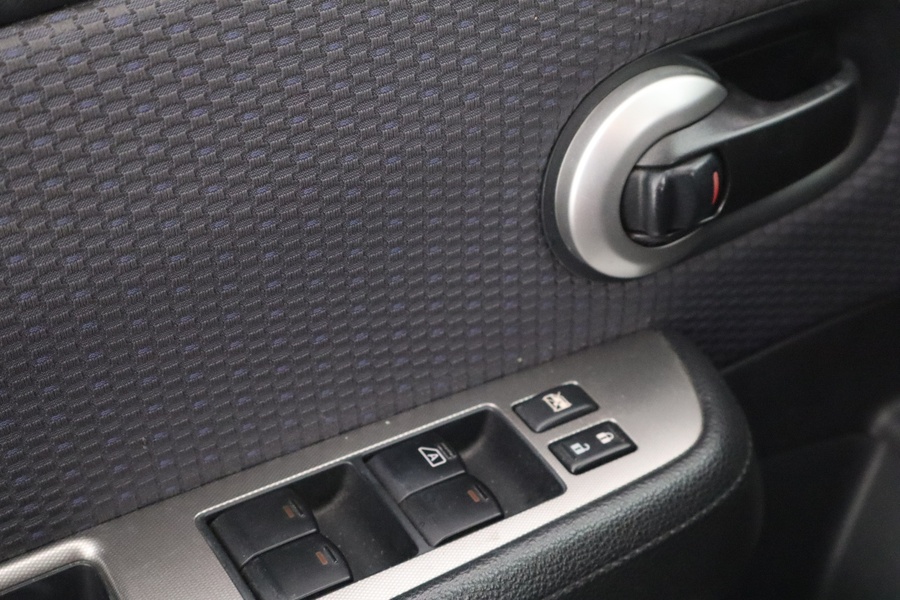 Nissan Tiida vaihtoauto