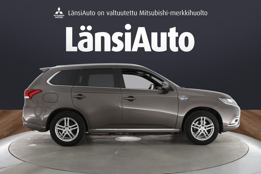 Mitsubishi Outlander PHEV vaihtoauto