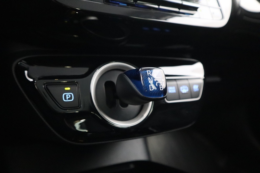 Toyota Prius Plug-in vaihtoauto