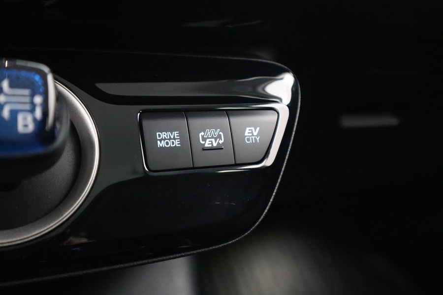 Toyota Prius Plug-in vaihtoauto