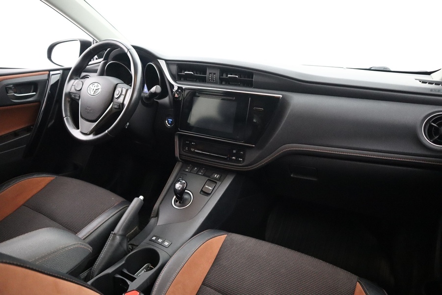 Toyota Auris vaihtoauto