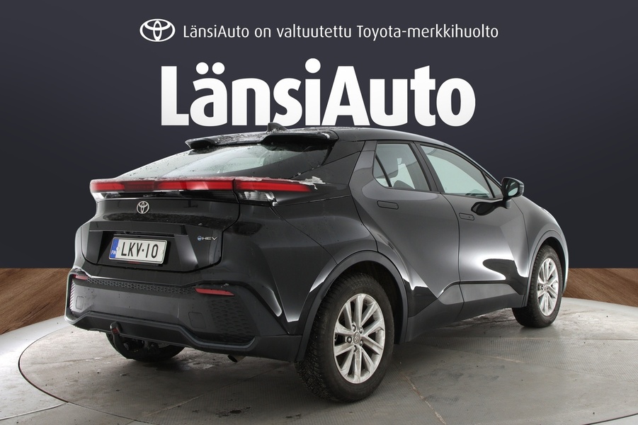 Toyota C-HR vaihtoauto