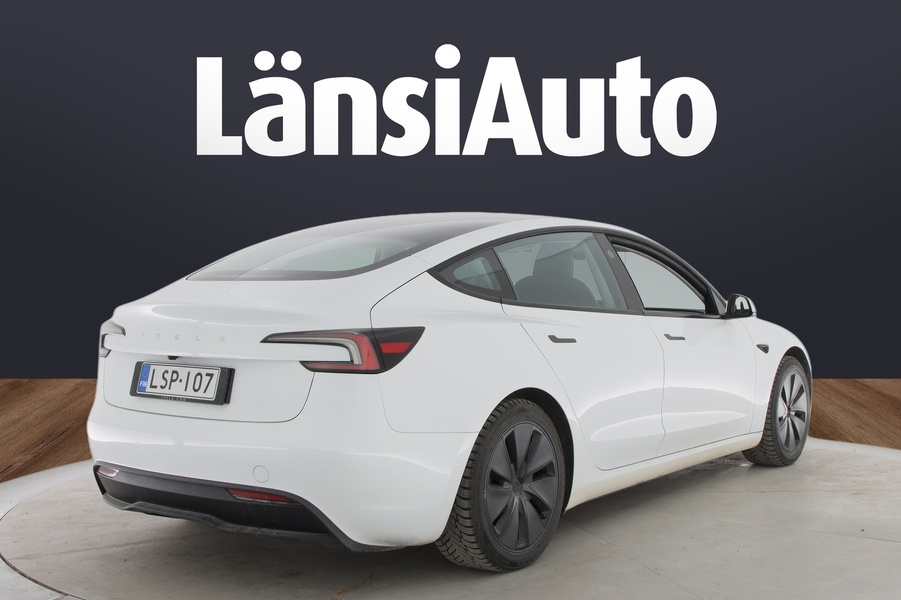 Tesla Model 3 vaihtoauto