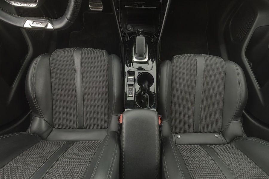 Peugeot e-2008 vaihtoauto